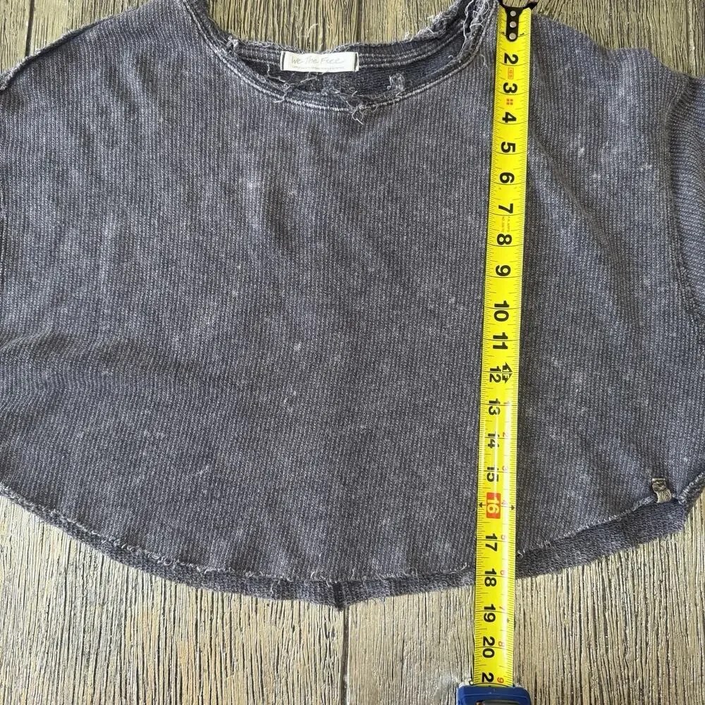 Free People Off My Mind Cropped Tshirt Raw Hem Size L